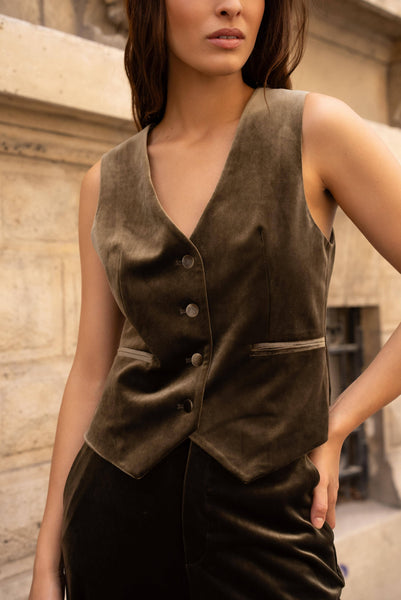 Red velvet sleeveless suit vest