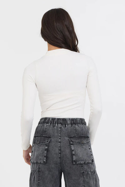 VH Seamless Mock Neck Top