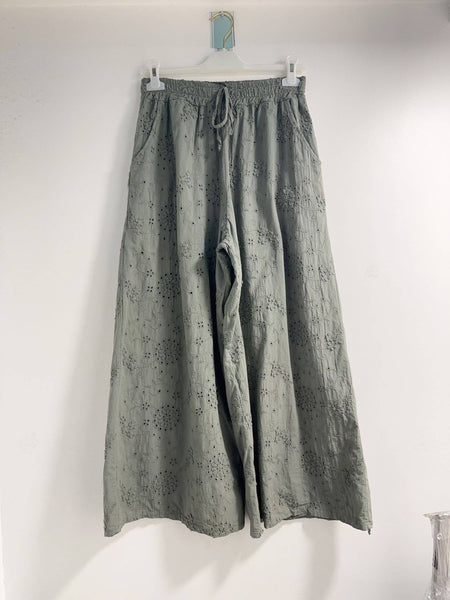 Italy Wide cotton pants with 3D embroidery: White