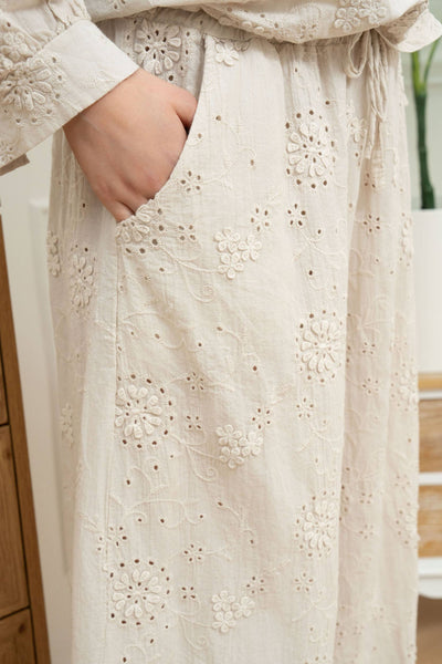 Italy Wide cotton pants with 3D embroidery: White