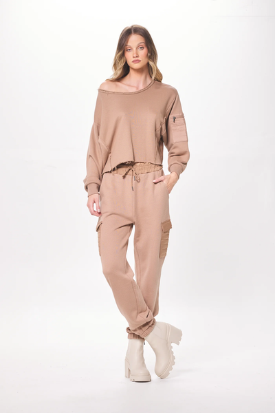 CARAMEL LATTE HEAVY FRENCH TERRY UTILITY CREWNECK
